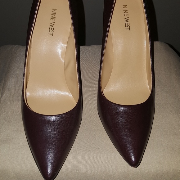 nine west leather pumps